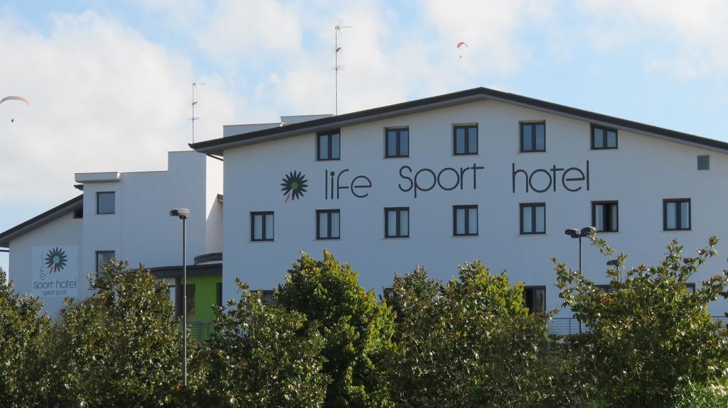 Life Sport Hotel Mentana Εξωτερικό φωτογραφία